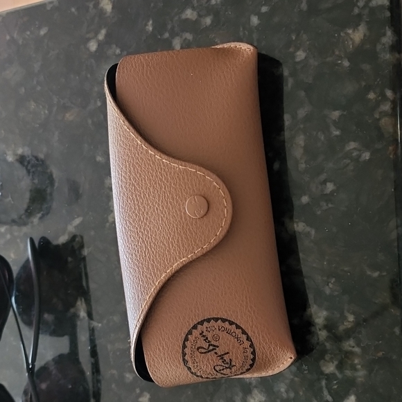 Ray-ban sunglasses - polarized - Picture 3 of 3